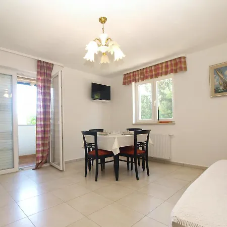 Vinkuran 2110 Apartment Pula